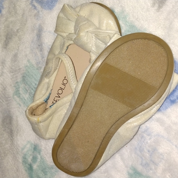 Tevolio slippers baby toddlers shoes size 5 gold new without tags - Picture 5 of 8